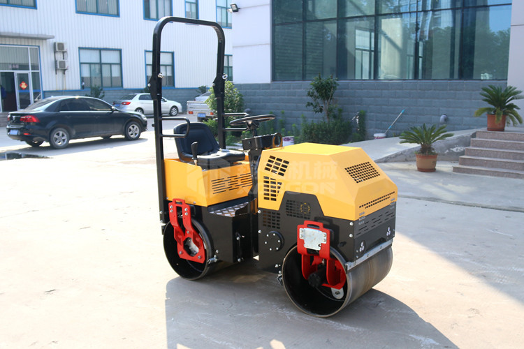 不容錯過的技術(shù)干貨——小型壓路機(jī)平安?？考记? title=